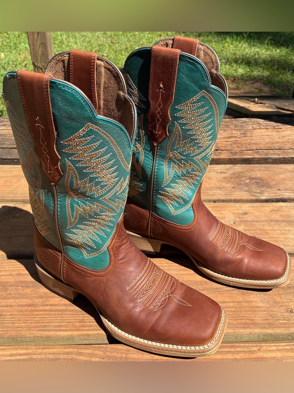 Women’s Ariat square toe boots